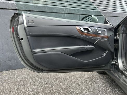 Used 2016 Mercedes-Benz SL 550 image 19