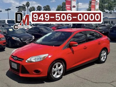 Used 2013 Ford Focus SE FWD image 1