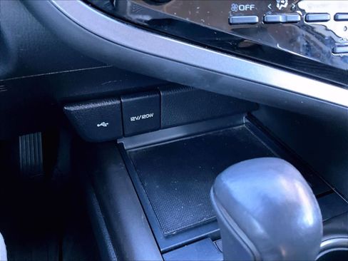 Used 2021 Toyota Camry SE image 27