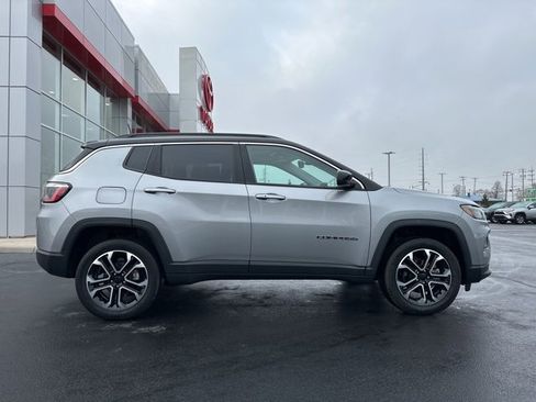 Used 2022 Jeep Compass Limited w/ Sun and Sound Group image 8