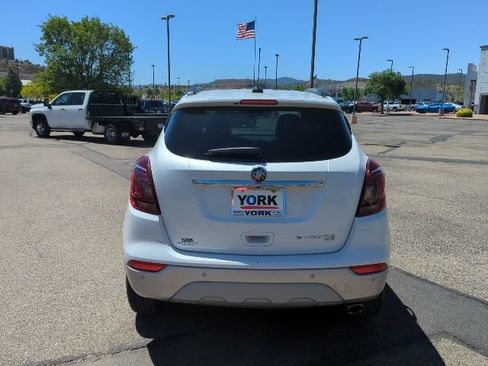 Used 2021 Buick Encore Preferred w/ Safety Package II AWD/4WD image 5