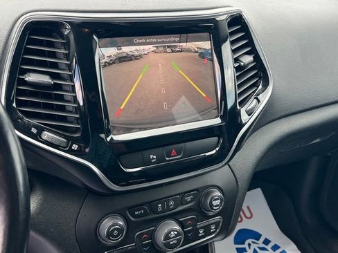 Used 2019 Jeep Cherokee Limited AWD/4WD image 24