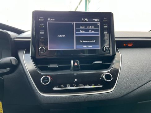 Used 2020 Toyota Corolla LE image 11