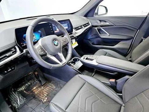 Used 2025 BMW X1 xDrive28i w/ Convenience Package AWD/4WD image 2