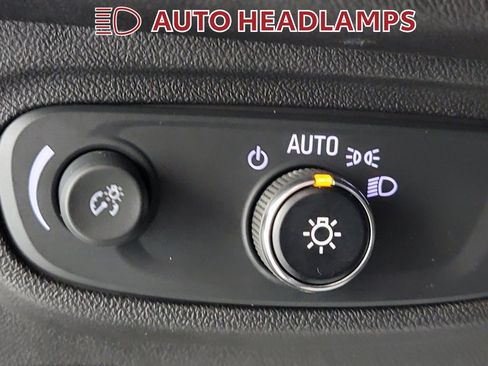 Used 2020 GMC Terrain SLE w/ Driver Convenience Package FWD image 21