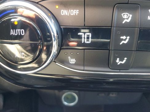 Used 2025 Chevrolet Trax ACTIV image 22