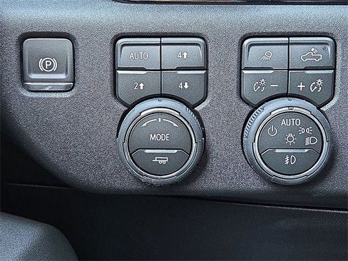 New 2026 Chevrolet Silverado 1500 LTZ w/ LTZ Premium Package image 24