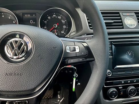 Used 2016 Volkswagen Passat 1.8T S image 25