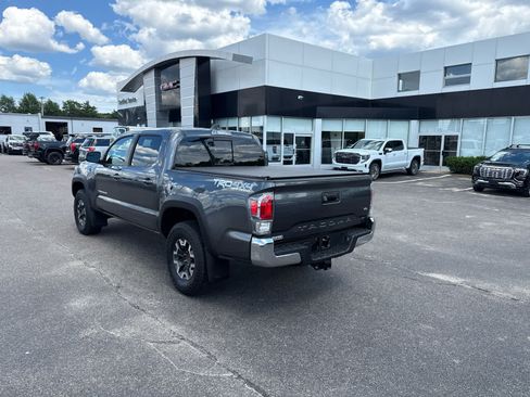 Used 2023 Toyota Tacoma TRD Off-Road AWD/4WD image 3