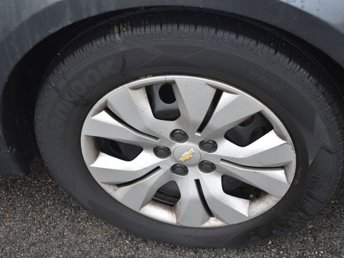 Used 2013 Chevrolet Cruze LS image 11