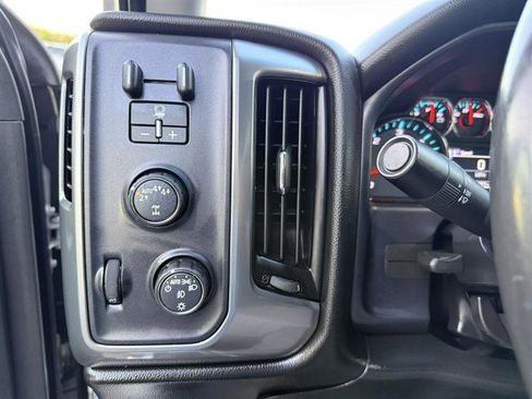 Used 2018 Chevrolet Silverado 1500 LT w/ All Star Edition AWD/4WD image 27
