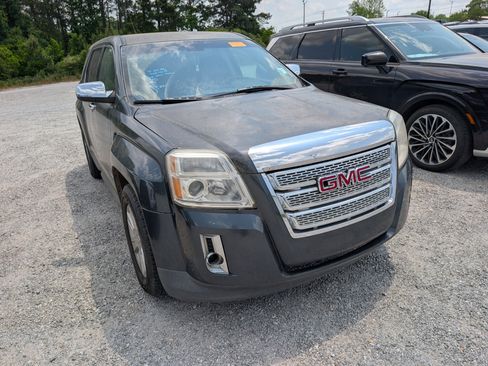 Used 2010 GMC Terrain SLE FWD image 2