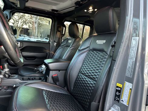 Used 2023 Jeep Gladiator Rubicon w/ LED Lighting Group image 18