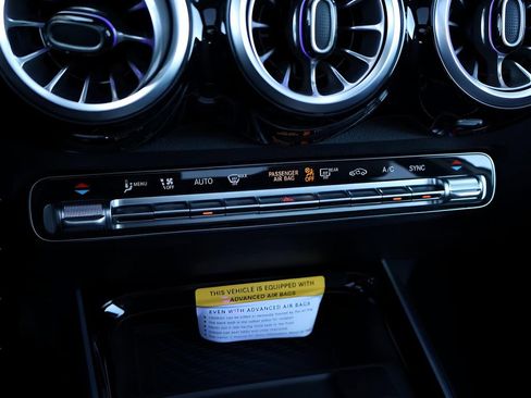 Certified 2025 Mercedes-Benz GLB 250 4MATIC image 26