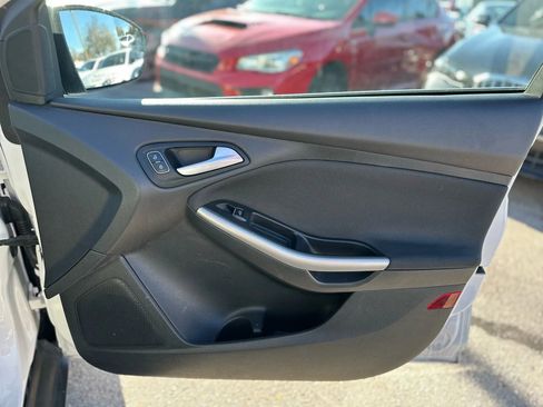 Used 2017 Ford Focus Titanium image 21