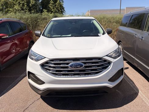 Used 2021 Ford Edge SE FWD image 2