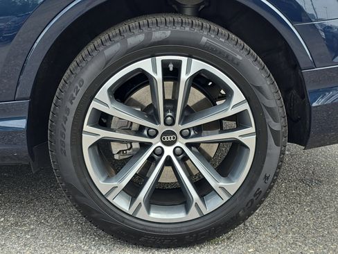 Certified 2025 Audi Q7 2.0T Premium w/ Convenience Plus Package AWD/4WD image 37