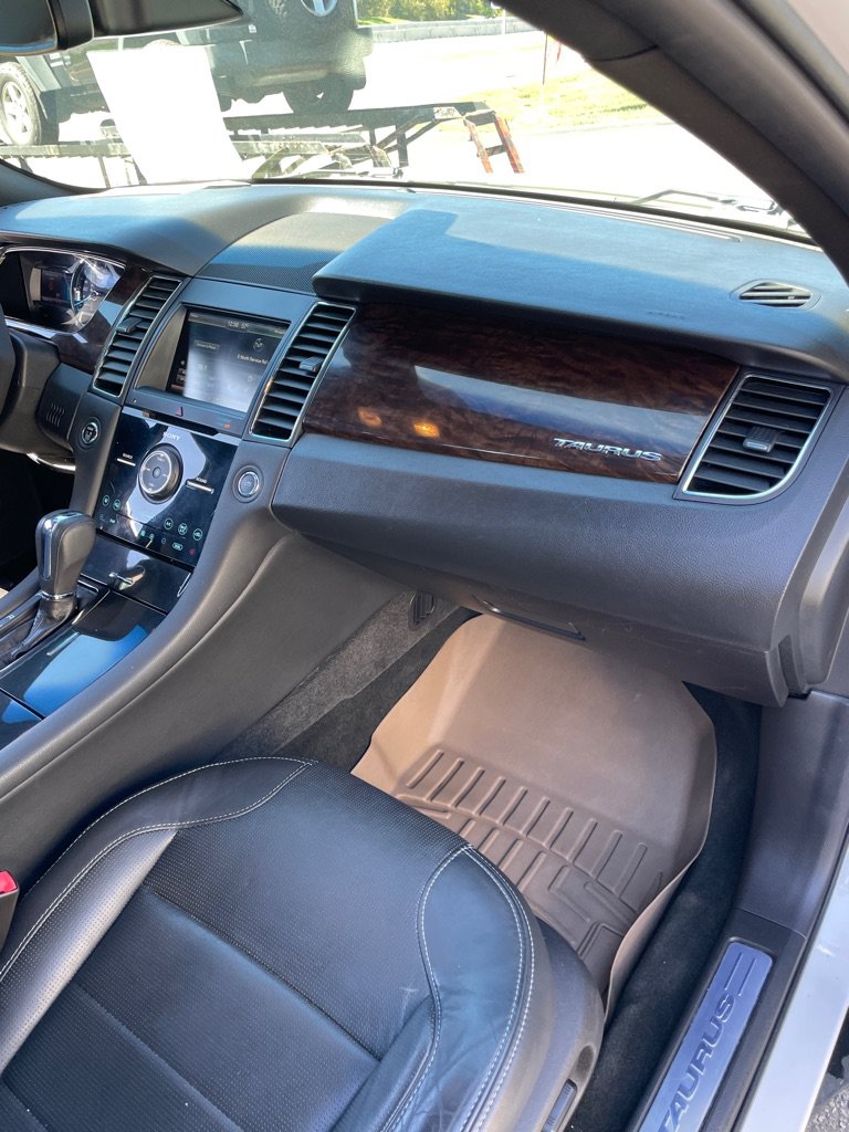 Used 2014 Ford Taurus Limited w/ Equipment Group 301A AWD/4WD image 21