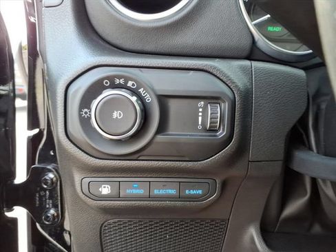 Used 2023 Jeep Wrangler Unlimited Sahara w/ Dual Top Group AWD/4WD image 14