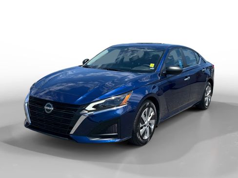 Used 2024 Nissan Altima 2.5 S FWD image 1