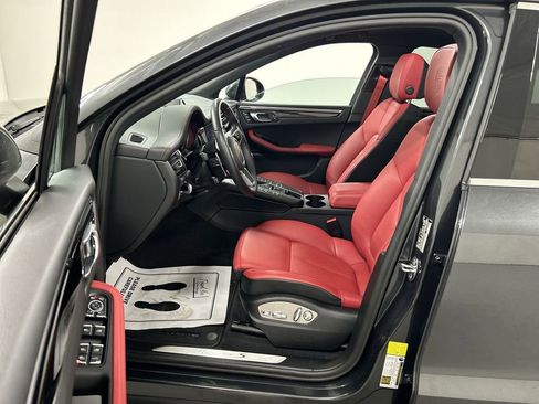 Certified 2021 Porsche Macan S image 9