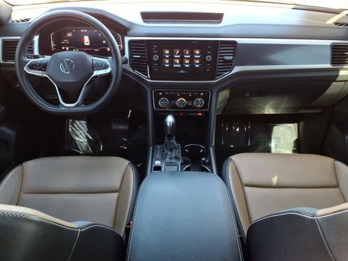 Certified 2022 Volkswagen Atlas Cross Sport SE w/ Black Wheel Package image 23