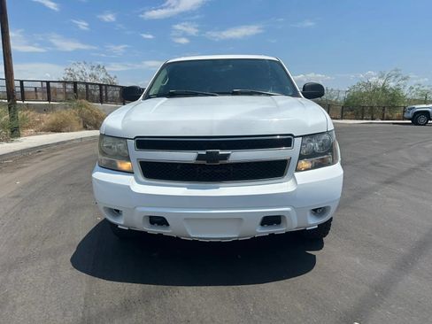 Used 2007 Chevrolet Suburban 2500 w/ Skid Plate Package AWD/4WD image 2