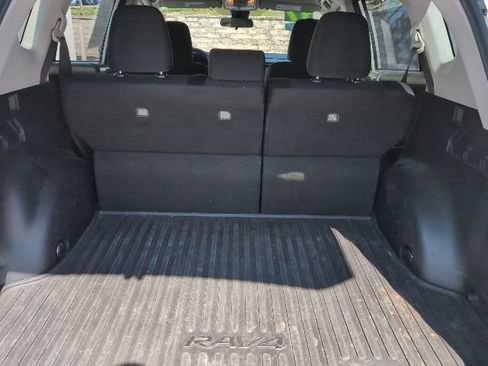 Used 2017 Toyota RAV4 LE w/ All Weather Liner Package AWD/4WD image 27