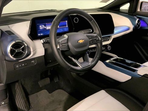 Used 2025 Chevrolet Equinox EV LT image 14