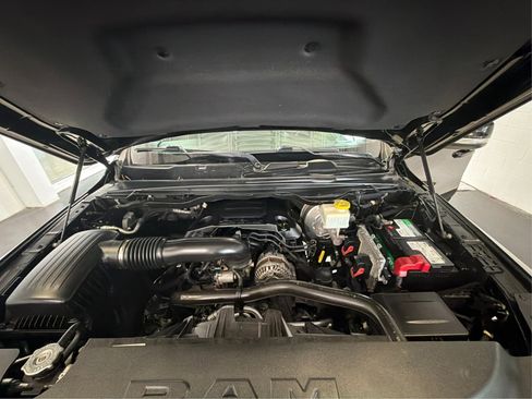 Used 2019 RAM 1500 Big Horn AWD/4WD image 11