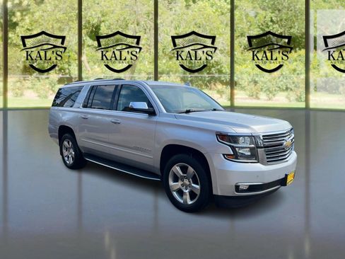Used 2015 Chevrolet Suburban LTZ AWD/4WD image 3