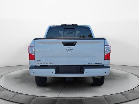 Used 2022 Nissan Titan SV AWD/4WD image 4