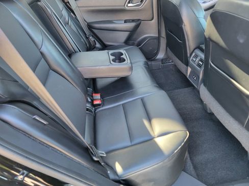 Used 2021 Nissan Rogue SV w/ Premium Package image 14