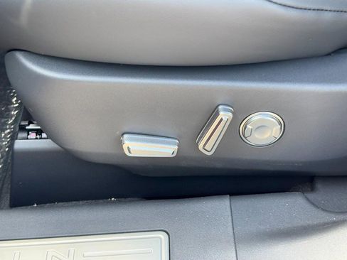 New 2026 Lincoln Nautilus Premier image 15