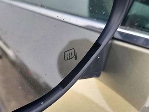 Used 2021 Subaru Outback Premium image 12