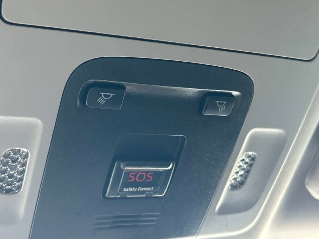 Used 2019 Toyota Camry SE FWD image 30