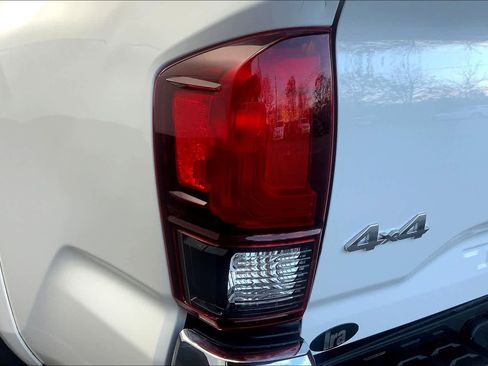 Used 2020 Toyota Tacoma SR5 image 25