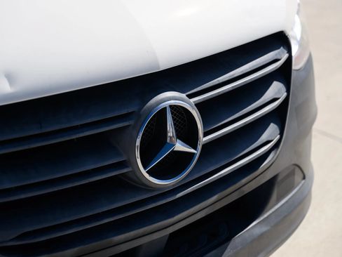Used 2021 Mercedes-Benz Sprinter 2500 image 66