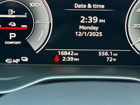 Used 2024 Audi Q5 e Premium Plus w/ Premium Plus Package image 35