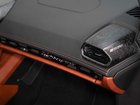 Used 2021 Lamborghini Huracan EVO image 30