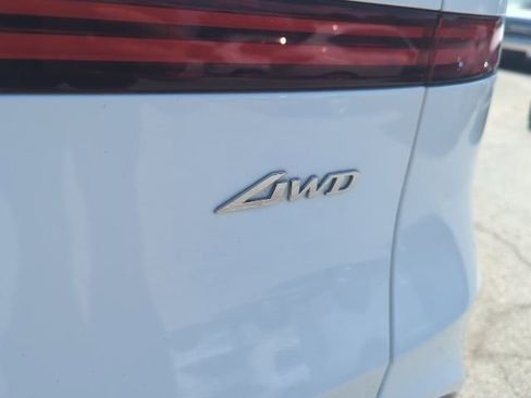 Used 2023 Genesis GV70 2.5T w/ Select Package AWD/4WD image 17