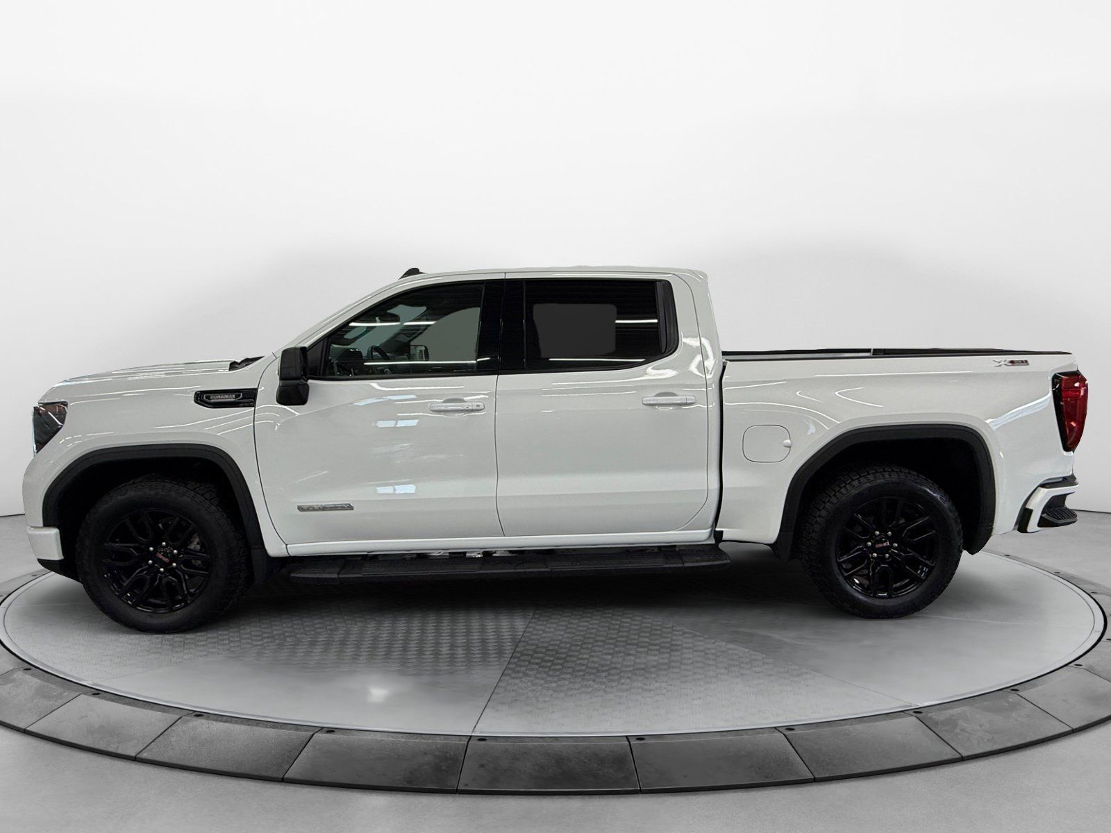 Used 2024 GMC Sierra 1500 Elevation w/ X31 Off-Road Package AWD/4WD image 3