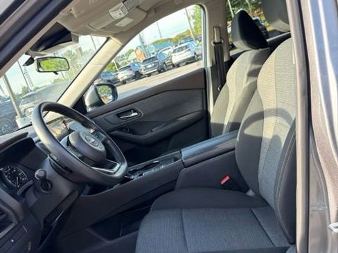 Used 2023 Nissan Rogue SV FWD image 12
