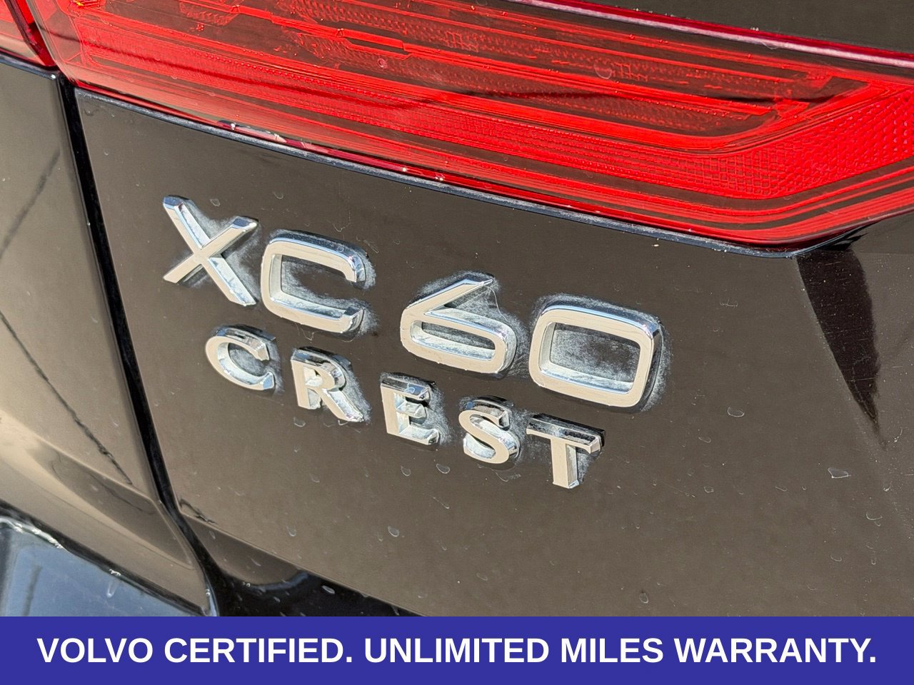 Certified 2024 Volvo XC60 T8 Plus w/ Protection Package Premier AWD/4WD image 12