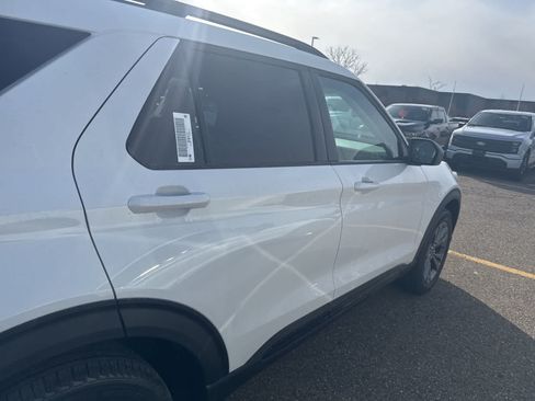 New 2026 Ford Explorer Active w/ Active Comfort Package AWD/4WD image 24
