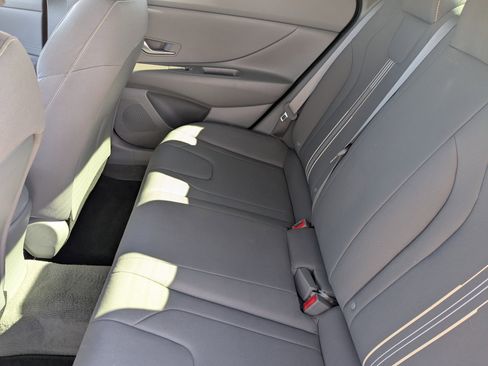 Certified 2023 Hyundai Elantra SEL image 25