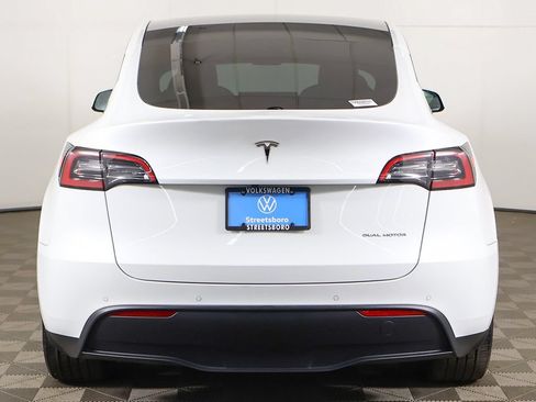 Used 2021 Tesla Model Y Long Range AWD/4WD image 13