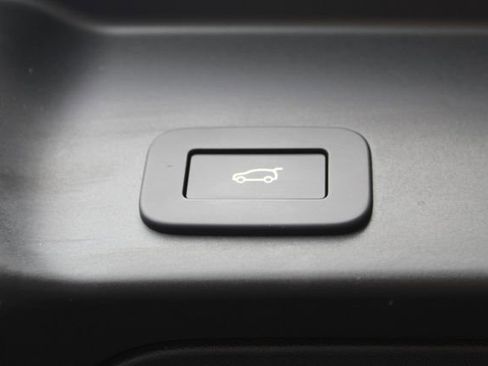 Used 2025 Land Rover Range Rover Evoque S image 26