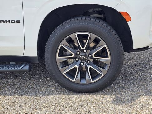 Used 2021 Chevrolet Tahoe Z71 w/ Luxury Package AWD/4WD image 7