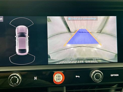 Certified 2023 Porsche Macan AWD/4WD image 17